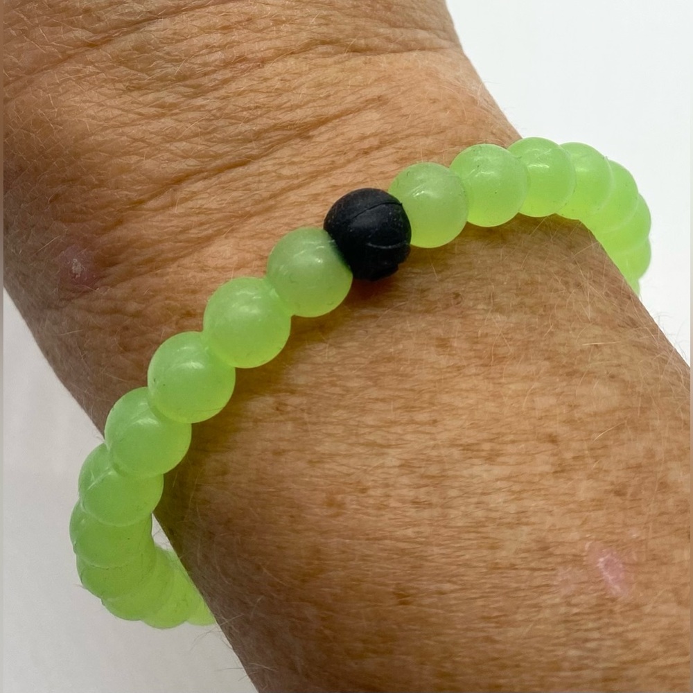 LOKAI Translucent Green Friendship Cause Bangle Bracelet Boho Y2K Summer Beach - Picture 4 of 5